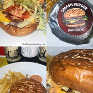 เมนูของร้าน Smash burger บางรัก