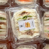 Happy Sandwich - แซนด์วิช สลัด