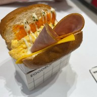 Egg drop Centerpoint Siam Square