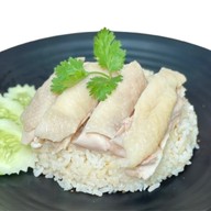 ข้าวมันไก่ บ้านกลาง