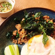 Yu Baan Eatery อยู่บ้าน อีทเทอรี่ ซอยอารีย์