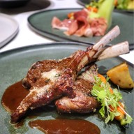 ดอน จิโอเวนนี Centara Grand @ Central Plaza Ladprao