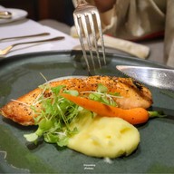 ดอน จิโอเวนนี Centara Grand @ Central Plaza Ladprao