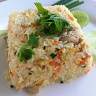จ๊ะเอ๋ อาหารตามสั่ง-ข้าวมันไก่ในซอย