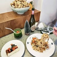 AMI Brunch & Bubbles