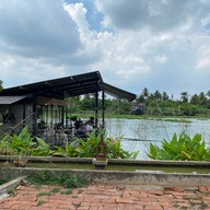 บรรยากาศ RIVA Floating Cafe ปานเทวี ริเวอร์ไซด์ รีสอร์ท แอนด์ สปา