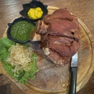 Falls in Love Coffee-Bar & Restaurant (ฟอลส์ อิน เลิฟ) @ เกษตร-นวมินทร์ (ตอม่อ 245) เกษตร-นวมินทร์