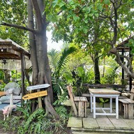 The Three Little Pigs ท่าตลาด