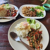 ก๋วยเตี๋ยวเป็ดกลางดง