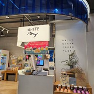 หน้าร้าน White Story Silom Edge