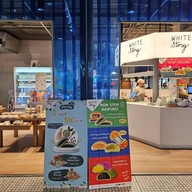 หน้าร้าน White Story Silom Edge