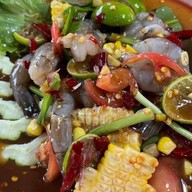 ร้านปลาหมึกย่างใบบัวหลังมอ