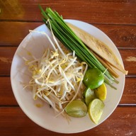 เมนูของร้าน ผัดไทห่อไข่หน้าโรงพัก(เจ้าเก่า)