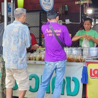 ร้านข้าวแกง เจ้แฝด