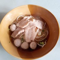 เมนูของร้าน ก๋วยเตี๋ยวหมูนุ่ม ถนนฤาดี