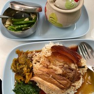 เมนูของร้าน เตี๋ยวตุ๋นน่องโตbyคุณพิม@BTSอารีย์