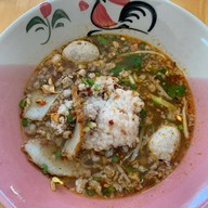 ก๋วยเตี๋ยวชลบุรี ณ โคราช หน้าวัดสระแก้ว