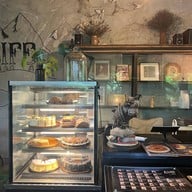 A Life cafe & gallery (อะ ไลฟ์)