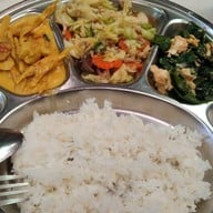 เมนูของร้าน ตู้เสบียง 1 (สาขาใหญ่) ข้าวแกงใต้ ขนมจีนน้ำยาปู