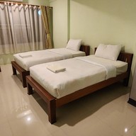 โรงแรมบ้านแม่บุญทอง