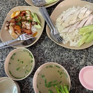 ข้าวมันไก่พี่น้อง ทุ่งลุง