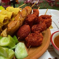 ลูกชิ้นทอดในซอย(น้ำจิ้มเด็ด)