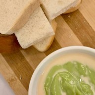 ปังปิ้ง มิกาเอล : นมสด ขนมปัง สังขยา แซนวิช