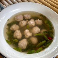 กะเพราและกวี