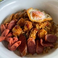 กะเพราและกวี