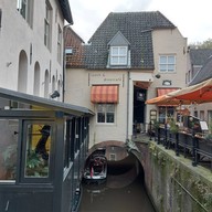 หน้าร้าน Van Puffelen - Eetcafé & Meer!