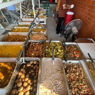 บรรยากาศ ซุปเปอร์แกง ข้าวแกงใต้ ปั๊มคาลเท็กซ์เจ้าคุณทหาร