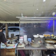 บรรยากาศ ตึ๊งข้าวต้มหัวปลา บางบอน