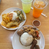 เมนูของร้าน ซุปเปอร์แกง ข้าวแกงใต้ ปั๊มคาลเท็กซ์เจ้าคุณทหาร