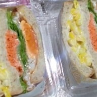 หนมหวานน้ำกะทิ เฉาก๊วยนมสดทรงเครื่อง