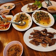 เมนูของร้าน ร้านป้าแดงลาบอุบล สาขา 1
