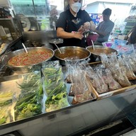 น้ำพริกแม่มาลี ตลาด อ.ต.ก.