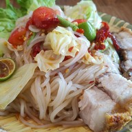 คาเฟ่ ออน เดอะ ยำ ตรงข้ามปั้มเชลล์เมืองเอก ยำ เมืองเอก