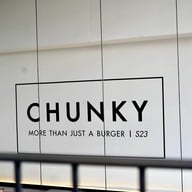 บรรยากาศ Chunky สุขุมวิท 23