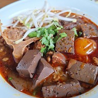 เมนูของร้าน เสน่ห์เหนือ [ข้าวซอย ขนมจีนน้ำเงี้ยว ก๋วยเตี๋ยวเนื้อตุ๋น ไก่ตุ๋น ตามสั่ง]