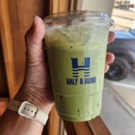 เมนูของร้าน Half a Hund HALF A HUND Coffee cafe
