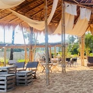 Bamp : Beach camp & Cafe