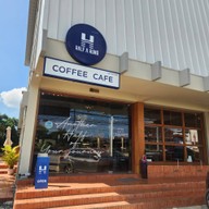 หน้าร้าน Half a Hund HALF A HUND Coffee cafe