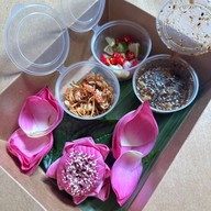 Cafe La Rose ข้าวแช่ อาหารตามฤดูกาล พญาไท ย้ายมาจาก ซอยพิบูลวัฒนา 10 หลังกระทรวงการคลัง