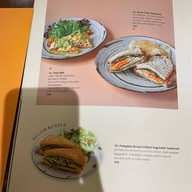 Tiny Cup Café ทองหล่อ