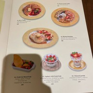 Tiny Cup Café ทองหล่อ