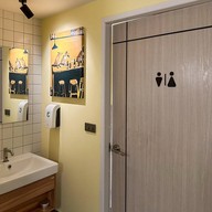 Hazy Hound : Brews & Bites