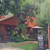 หน้าร้าน All Day Fine x Good Cafe