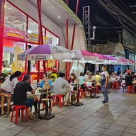 บรรยากาศ สเต็กลุงหนวด ท่าข้าม