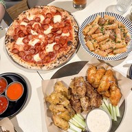 Hazy Hound : Brews & Bites