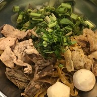 เมนูของร้าน หมี่เหลือง Yellow as a noodles - ตลาดต้นสัก ตลาดต้นสัก